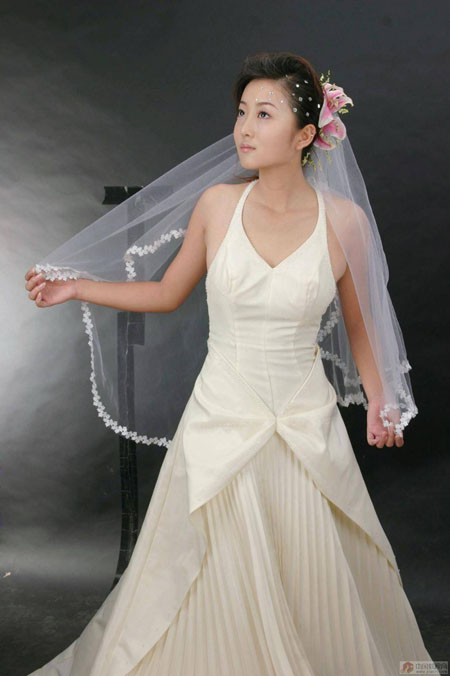怎么利用通道选区快速抠出透明的婚纱？photoshop教你轻松完成