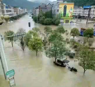 云南洪涝风雹灾害持续多日 2000多人受伤1人死亡