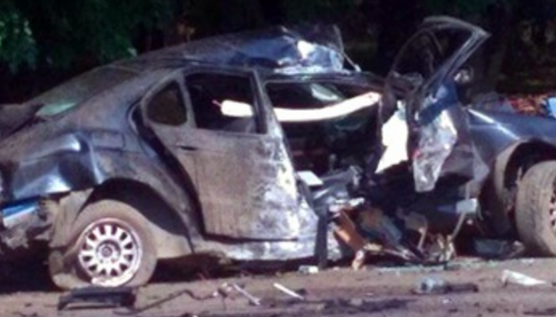 乌克兰2名网红直播酒驾 撞车身亡
