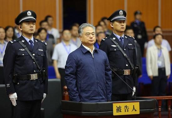天津市公安局原局长武长顺被判死缓 曾与4名警花生子